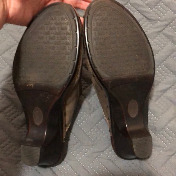 Clogs - Picture 3 of 4